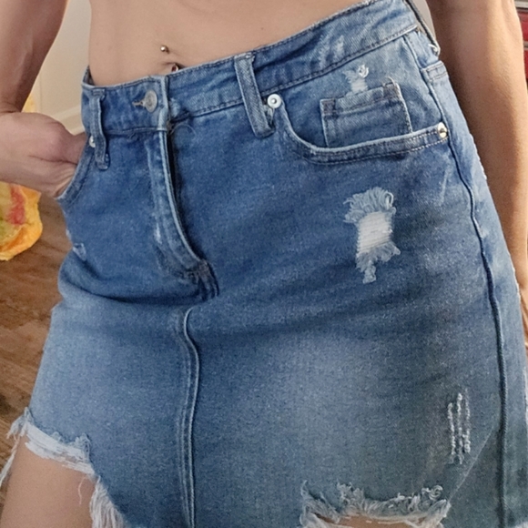 Wild Fable Denim Distressed Jean Skirt Size 4 - Picture 3 of 10